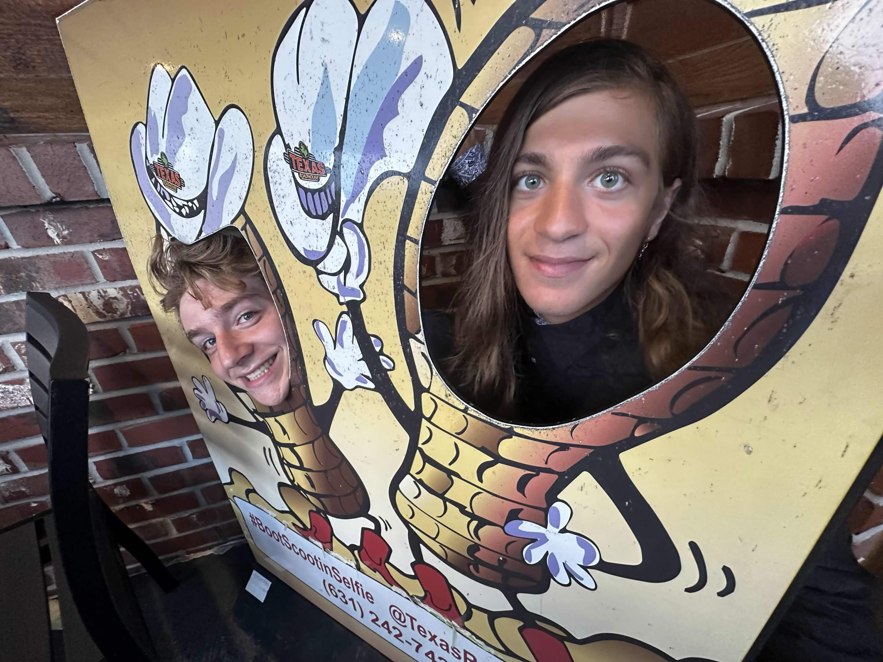 hey dont look at this look at the image